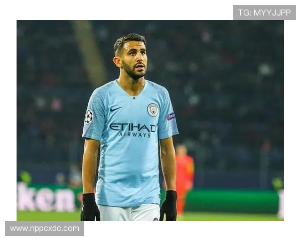 马赫雷斯在赛场上灵活发挥，重新定义边锋角色的表现备受关注