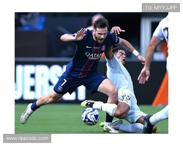 巴黎圣日耳曼边路成为核心,进攻层次变化对赛季表现造成影响 巴黎圣日耳曼边路成为核心,进攻层次变化对赛季表现造成影响